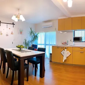 ゲストハウス ソフィアハウス横浜 -女性専用シェアハウス- Sopfia House Yokohama For Women Only Shared House, 横浜市